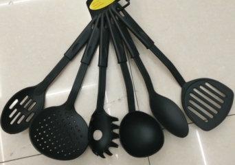 Set ustensile bucatarie 6 piese negru